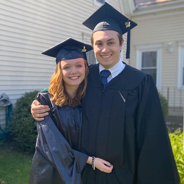MFA graduate students celebrated graduation in a new way yesterday. We are thankful for all the technological advances that allowed them to be together while displaced throughout this time in the world. Congratulations again to all the @sarahlawrencecollege graduates! #sarahlawrencedance #mfadancesarahlawrence #sarahlawrencetogether