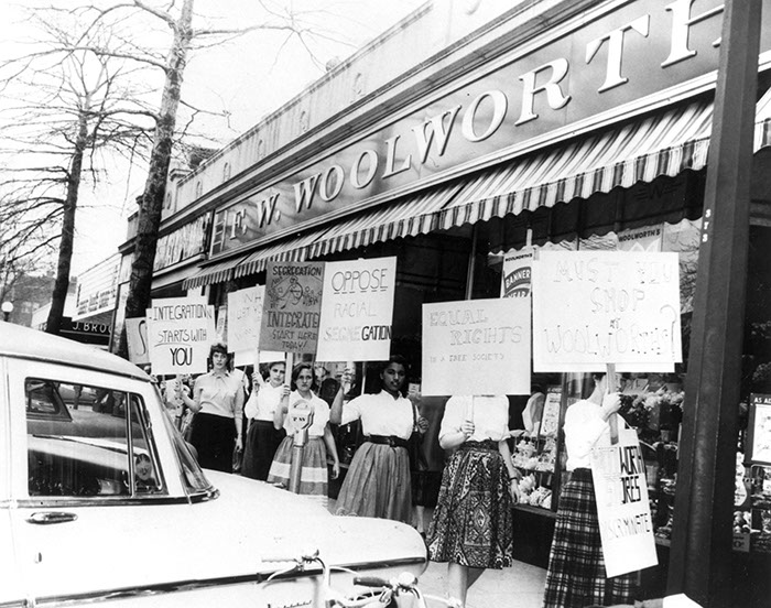  Sarah Lawrence students picket Woolworths in Bronxville, April 14, 1960. Photographer Unknown, (Sarah Lawrence College Archives) 