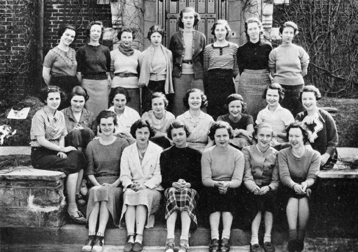  Publications Group, 1934 yearbook. Mary Morris is in the middle row, fifth from the right. Courtesy of the Sarah Lawrence College Archives.