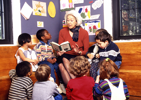 Sara Wilford reading to children