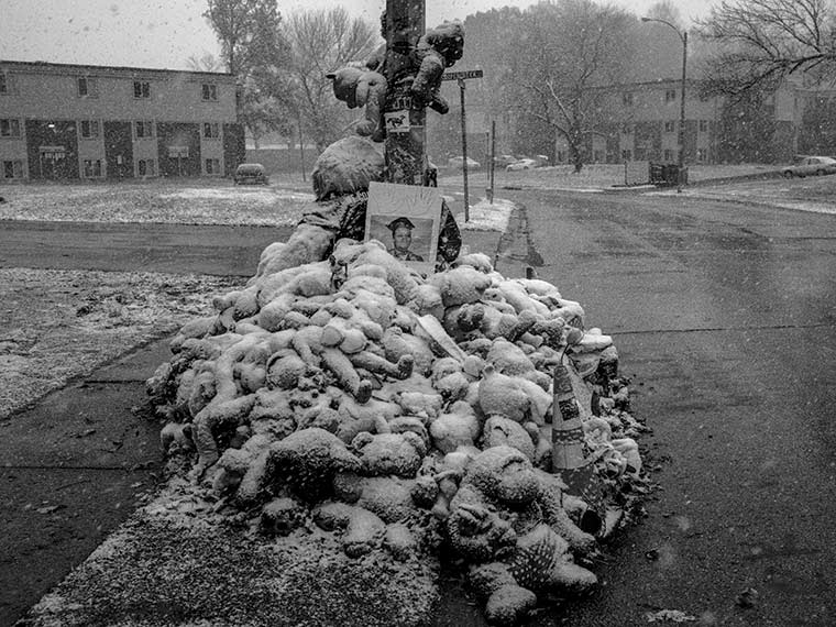 Memorial for Michael Brown Jr. Photo credit: Andrew Lichtenstein. Used with permission.