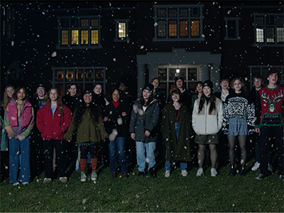 Photo of the Vocal Chamber Ensemble performing outside Westlands