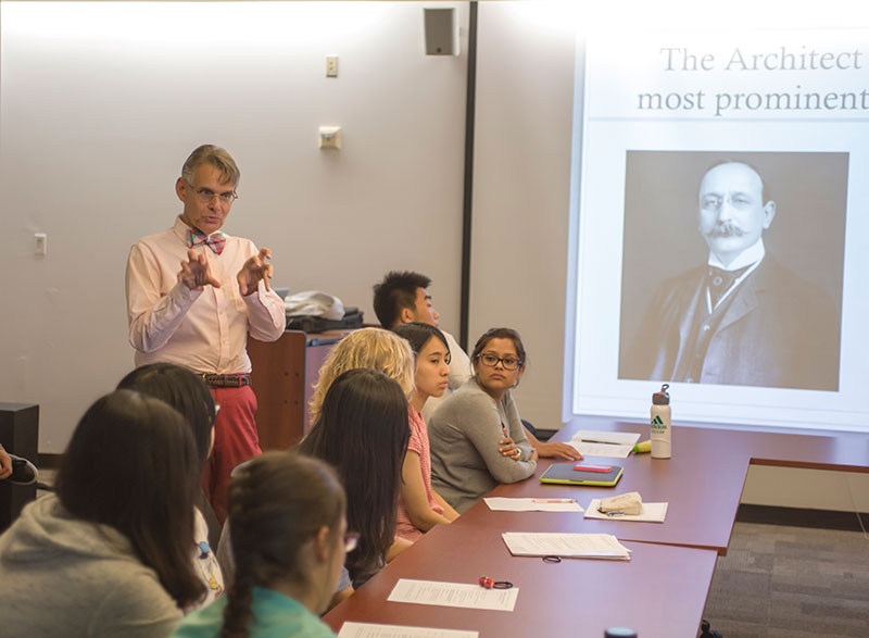 Joe Forte teaching a class