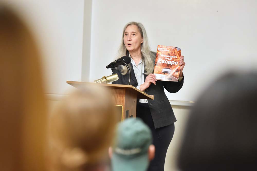 Nell Minow ’74