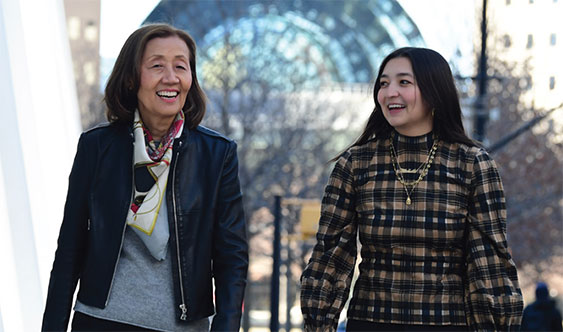 Kathy Yeu and daughter Michelle Nigro ’15