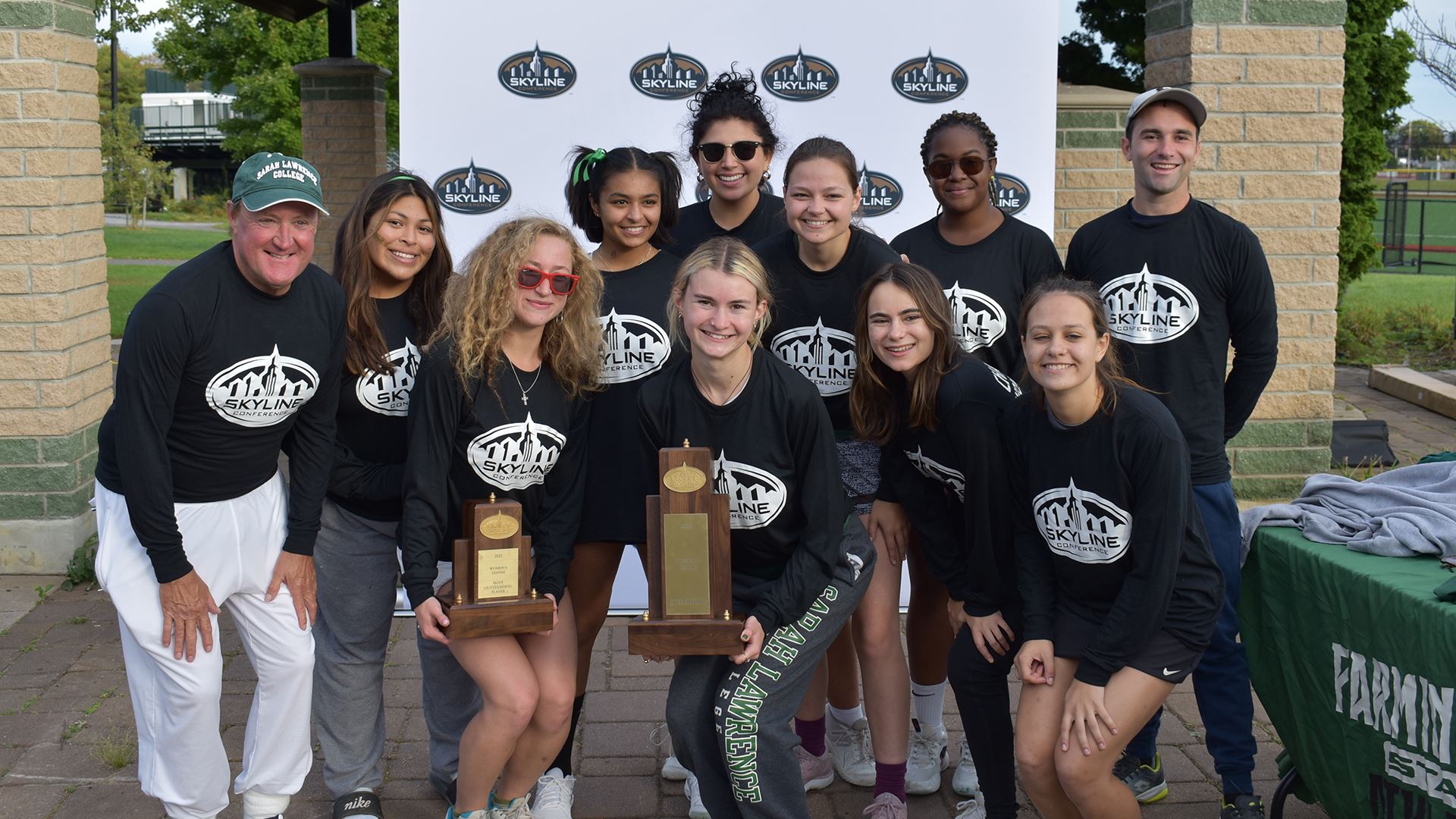 Group photo of the women's tennis team