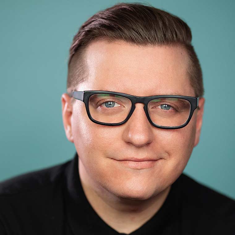 headshot of Andrew DelVecchio