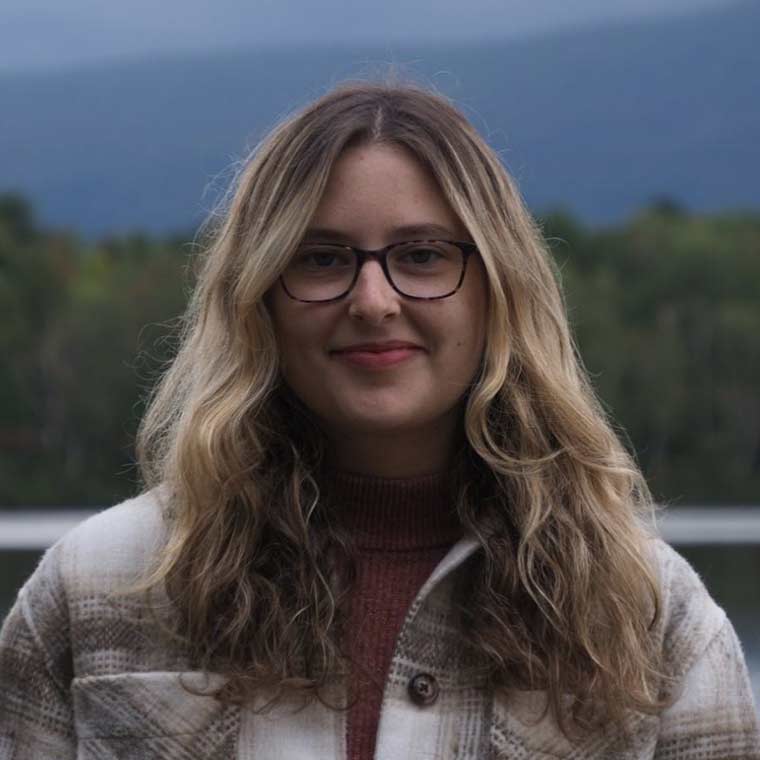 headshot of Lizzy  Quincy